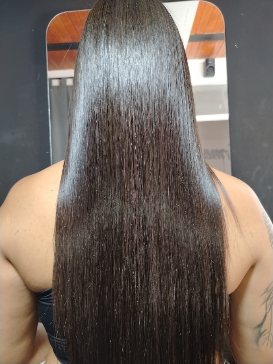 Alisado progresivo del cabello con ácido hialurónico