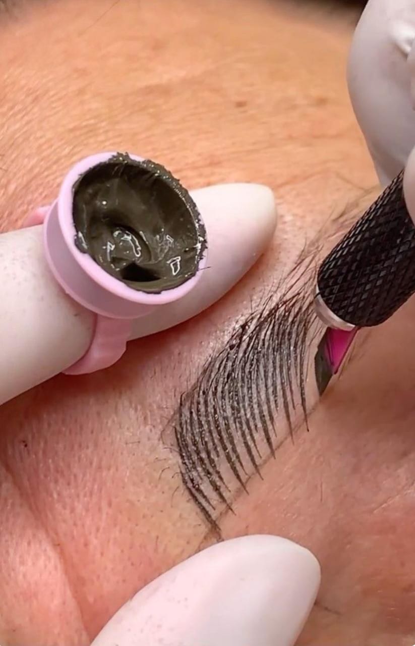 Micropigmentación de cejas